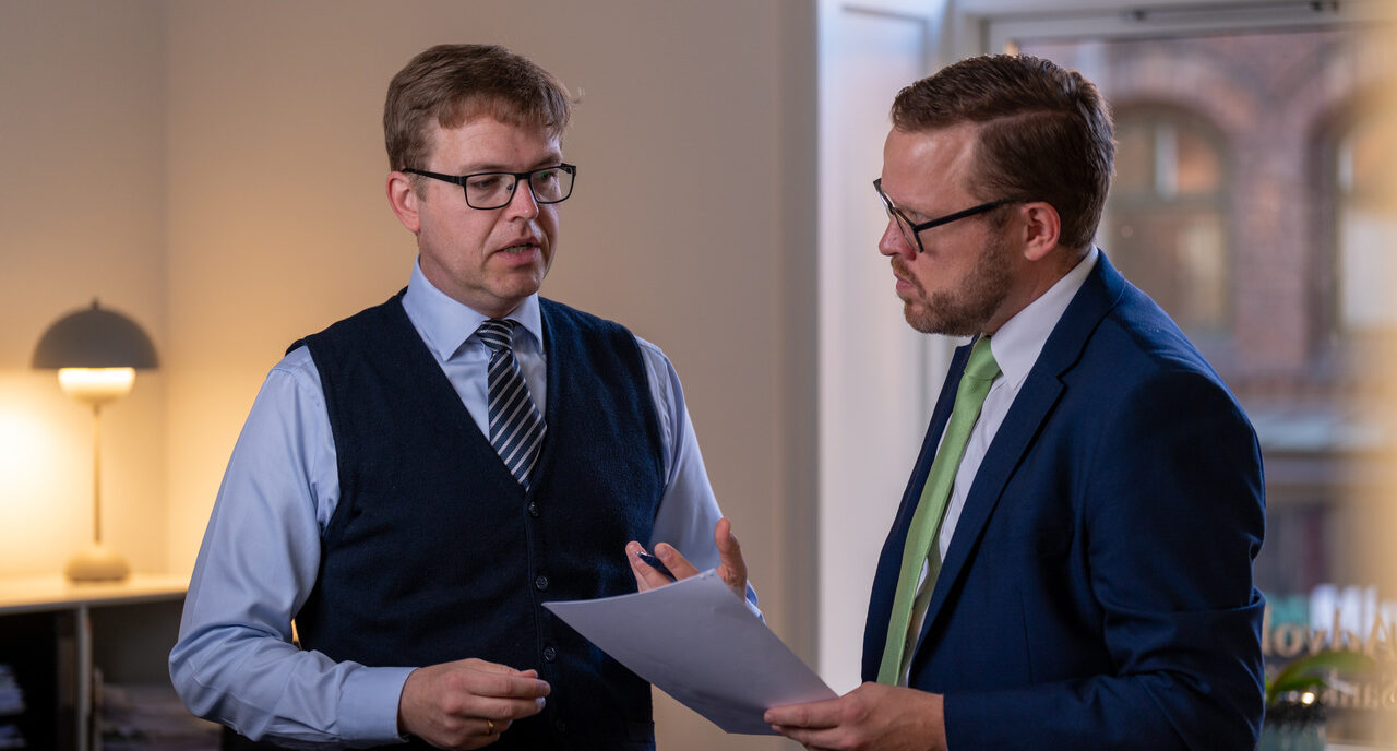 Ulrik Grønborg og Kristian Ravn-Petersen holder møde